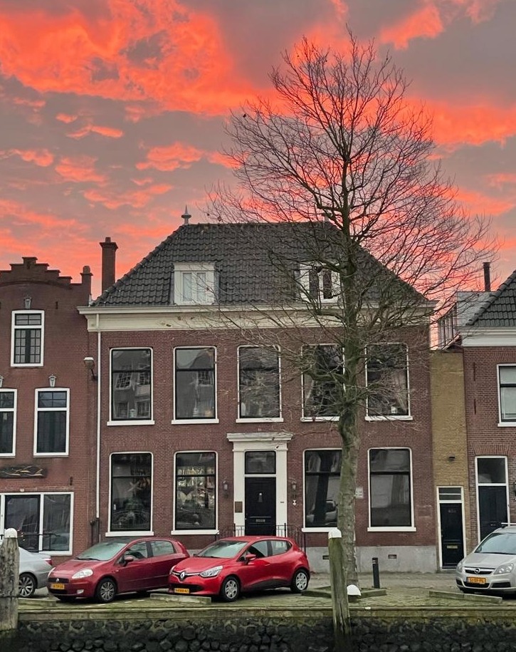 Het pand van B&B HV40 aan de haven van Maassluis